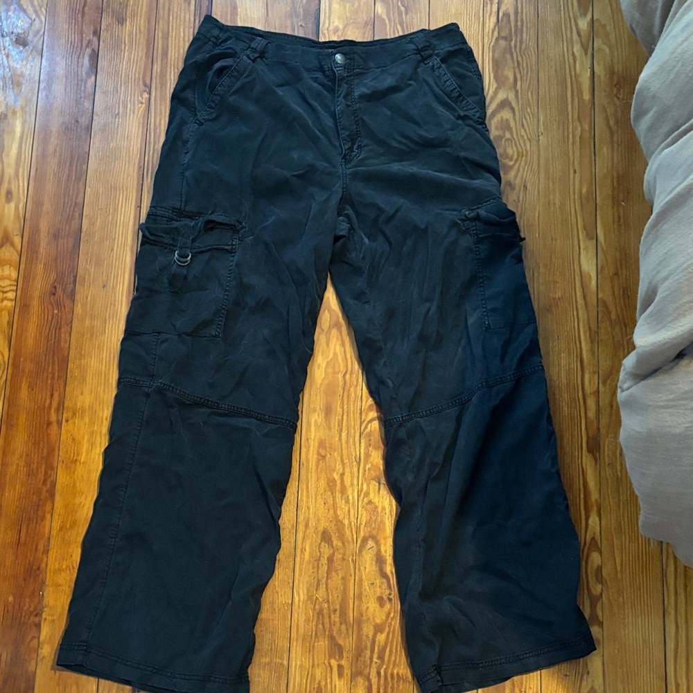 American Eagle Outfitters Black Wide-Leg Cargo Pants